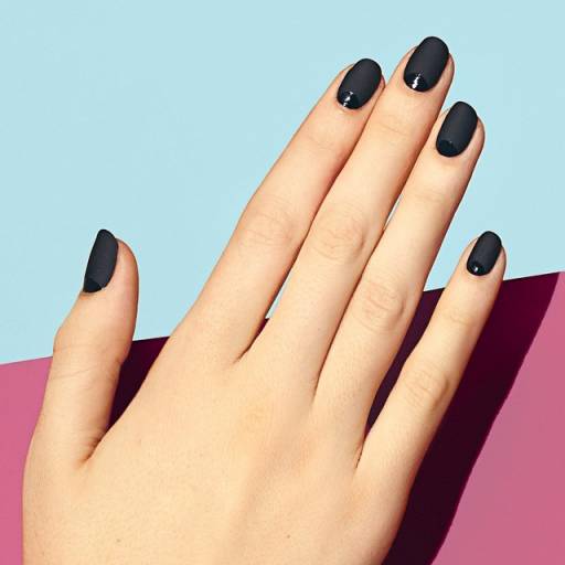35 ідей для темного манікюру