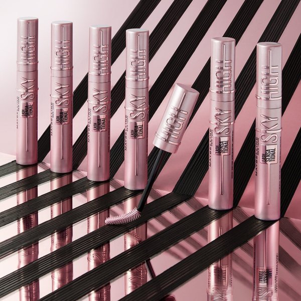 Про неї говорять усі: у чому секрет туші Sky High Maybelline?