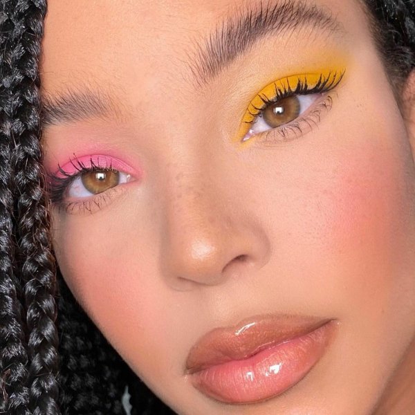 Про неї говорять усі: у чому секрет туші Sky High Maybelline?