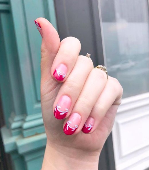 Паризька штучка: все про френч на нігтях у 2022 році