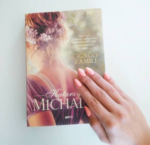 Персиковий манікюр: ідеї дизайну
