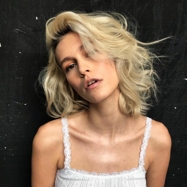 Стиль Beach girl: макіяж, манікюр, зачіски
