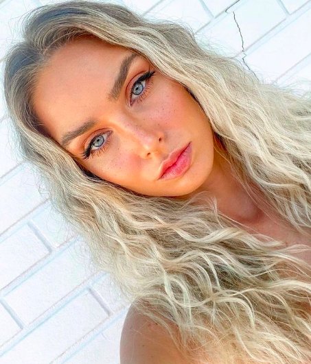 Стиль Beach girl: макіяж, манікюр, зачіски