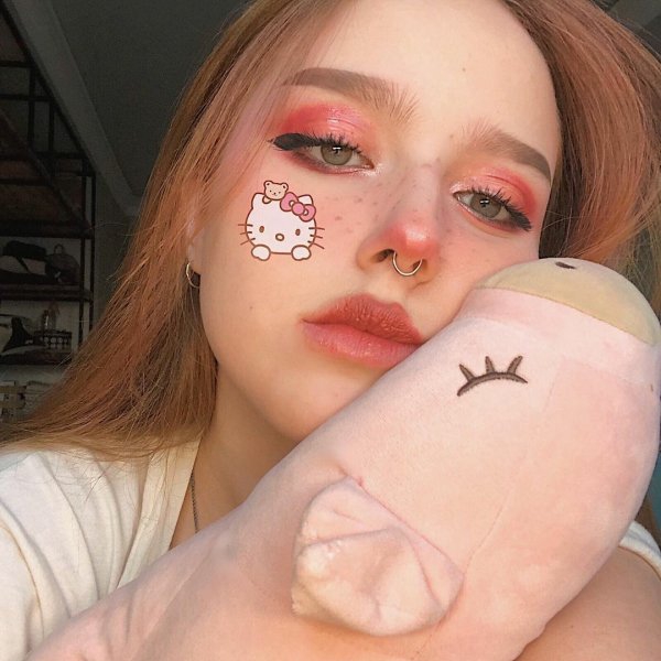 Стиль soft girl: макіяж, манікюр, зачіски