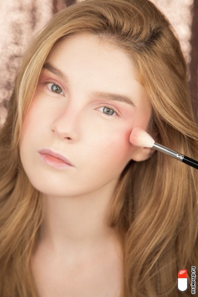 Стиль soft girl: макіяж, манікюр, зачіски