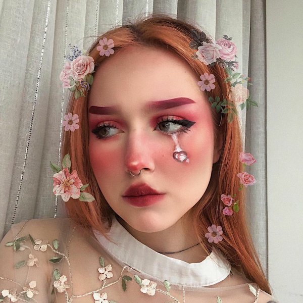 Стиль soft girl: макіяж, манікюр, зачіски