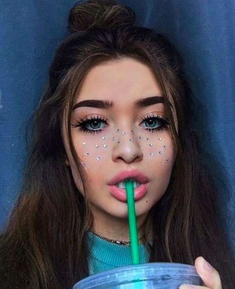 Стиль soft girl: макіяж, манікюр, зачіски