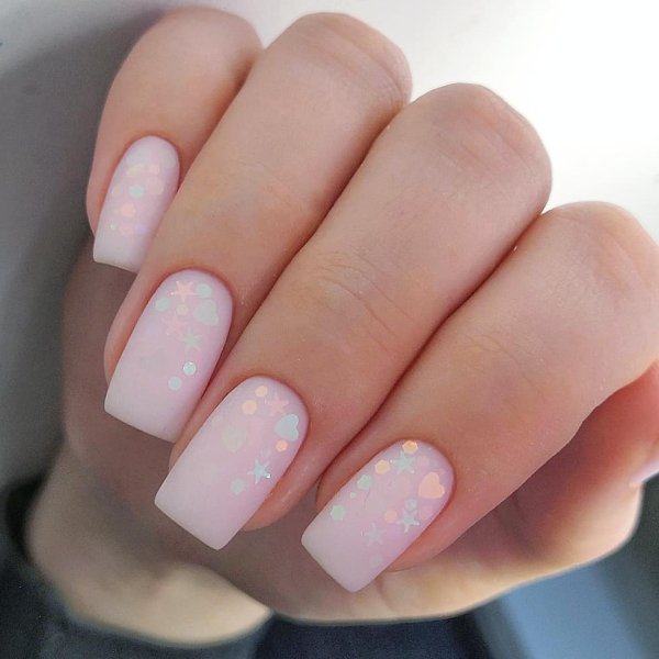 Стиль soft girl: макіяж, манікюр, зачіски