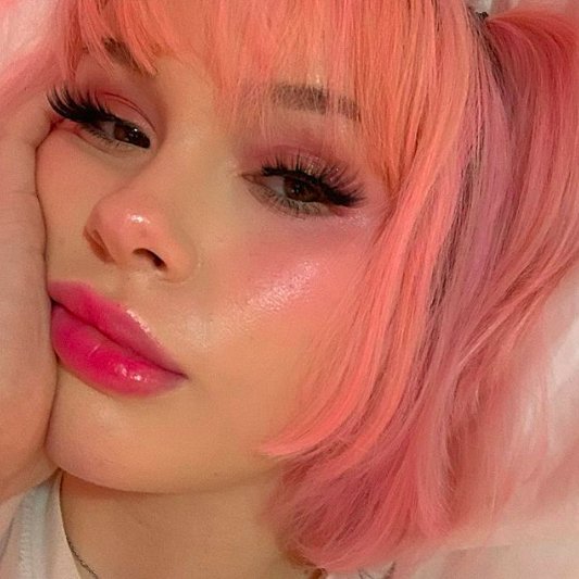 Стиль soft girl: макіяж, манікюр, зачіски