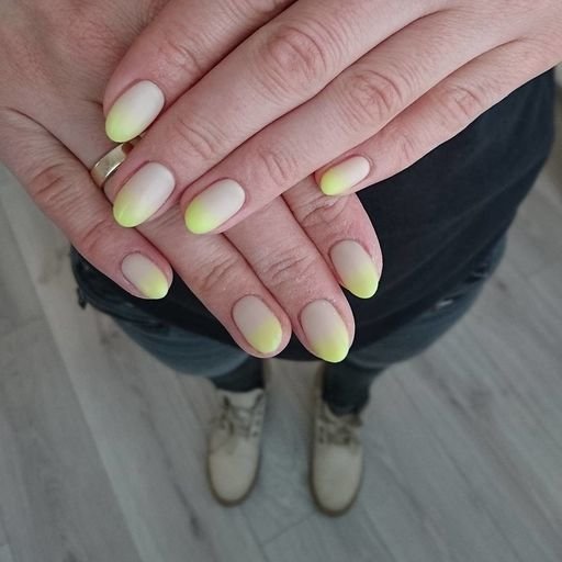 Жіночі пальці: 190 прикладів ніжного манікюру